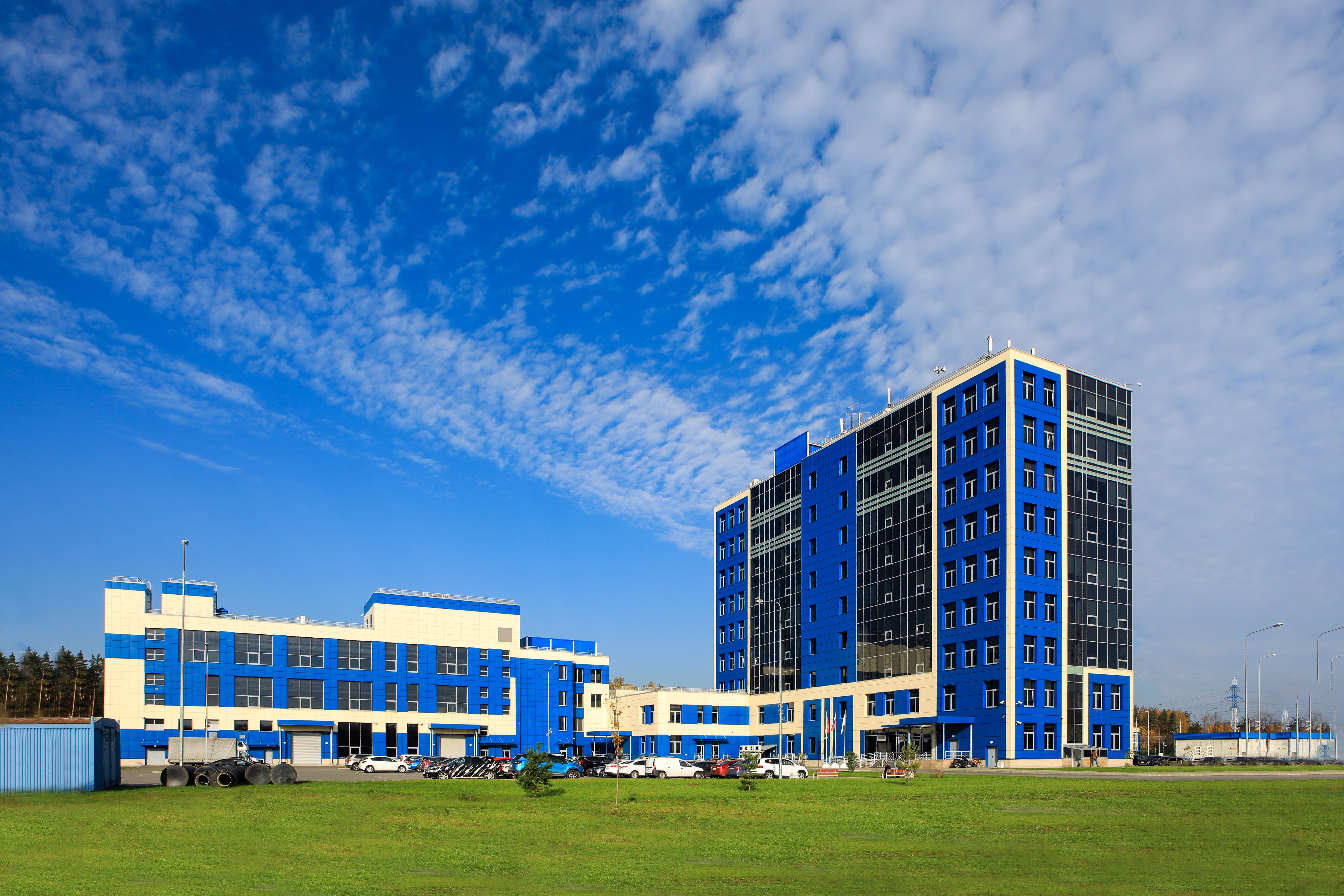 Zirh kiygan qizning surati